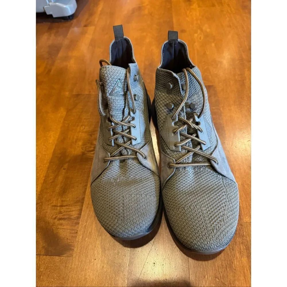 Men’s clarks X Land Rover collection gortex hiking boots size 10